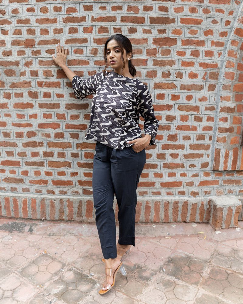 Meandering Streams In Black Co-ord Set - Indika